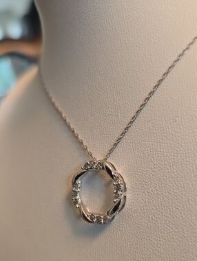 EFFY BRAND BEAUTIFUL STERLING SILVER ROUND DIAMOND PENDANT 18" DTW 0.10